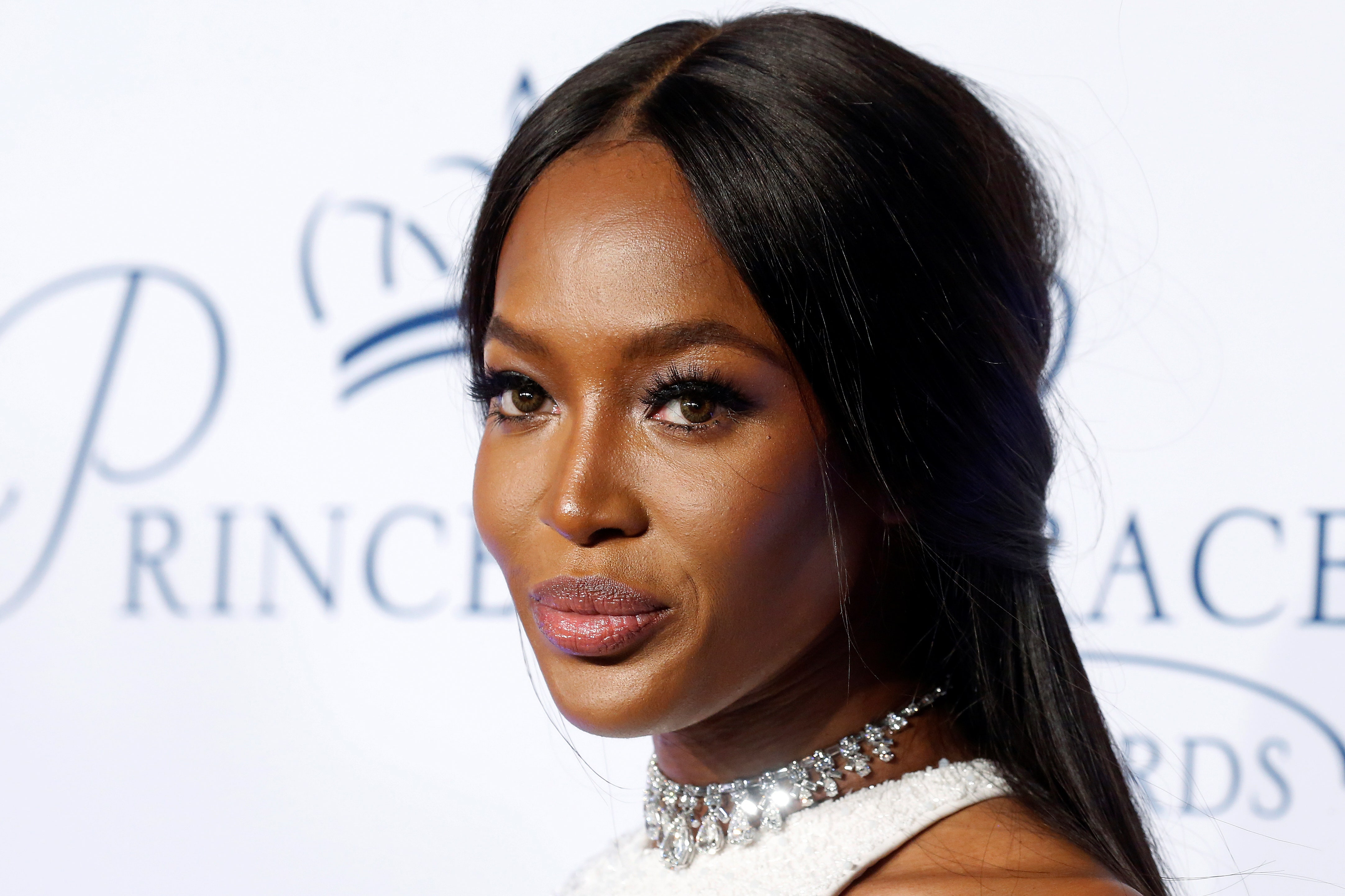 FOX NEWS: Naomi Campbell wears full hazmat suit and face shield to fly