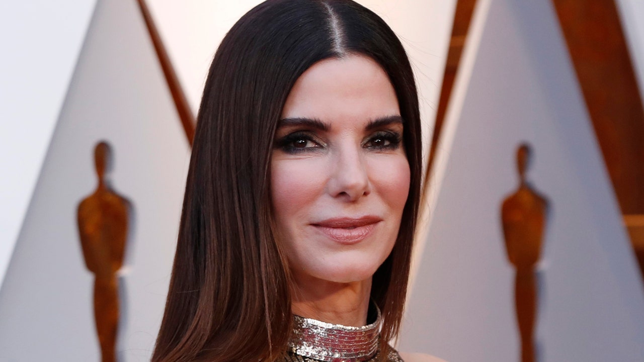 Sandra Bullock shares the phrase she says 'a lot' that her parents couldn’t: 'It was a generational thing'