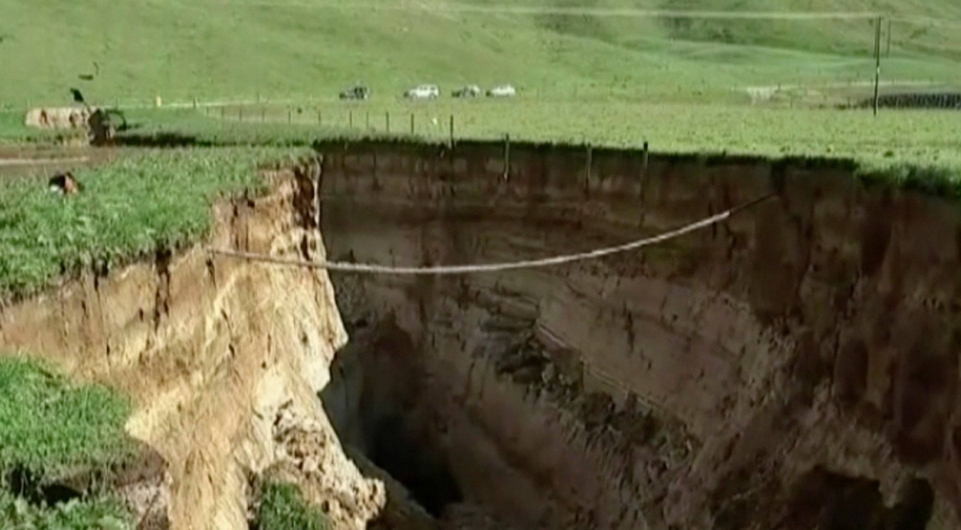 Spectacular 6-story-deep sinkhole opens on New Zealand farm