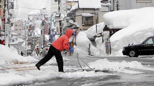 Snow paralyzes northern Japan; 3 die in avalanche | Fox News