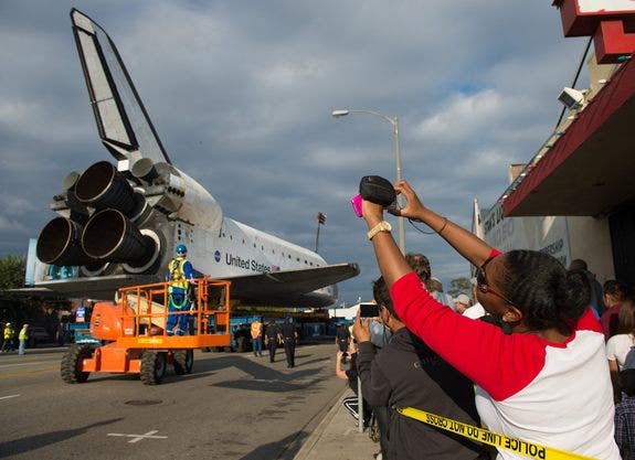 Space Shuttle Endeavour ‘Peluncuran’ pada perjalanan terakhir oleh LA