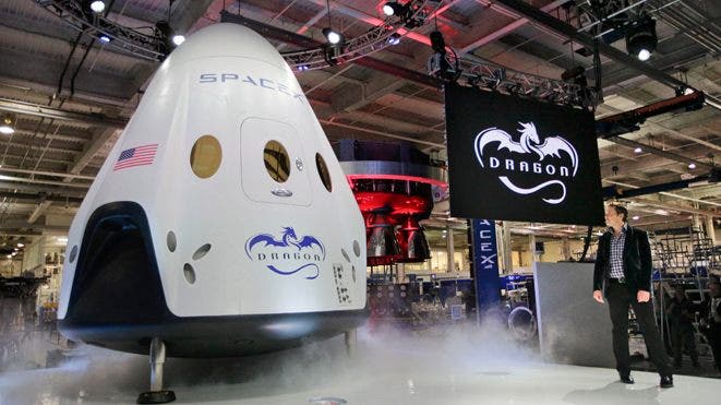 Pendiri SpaceX meluncurkan pesawat ruang angkasa untuk mengangkut astronot