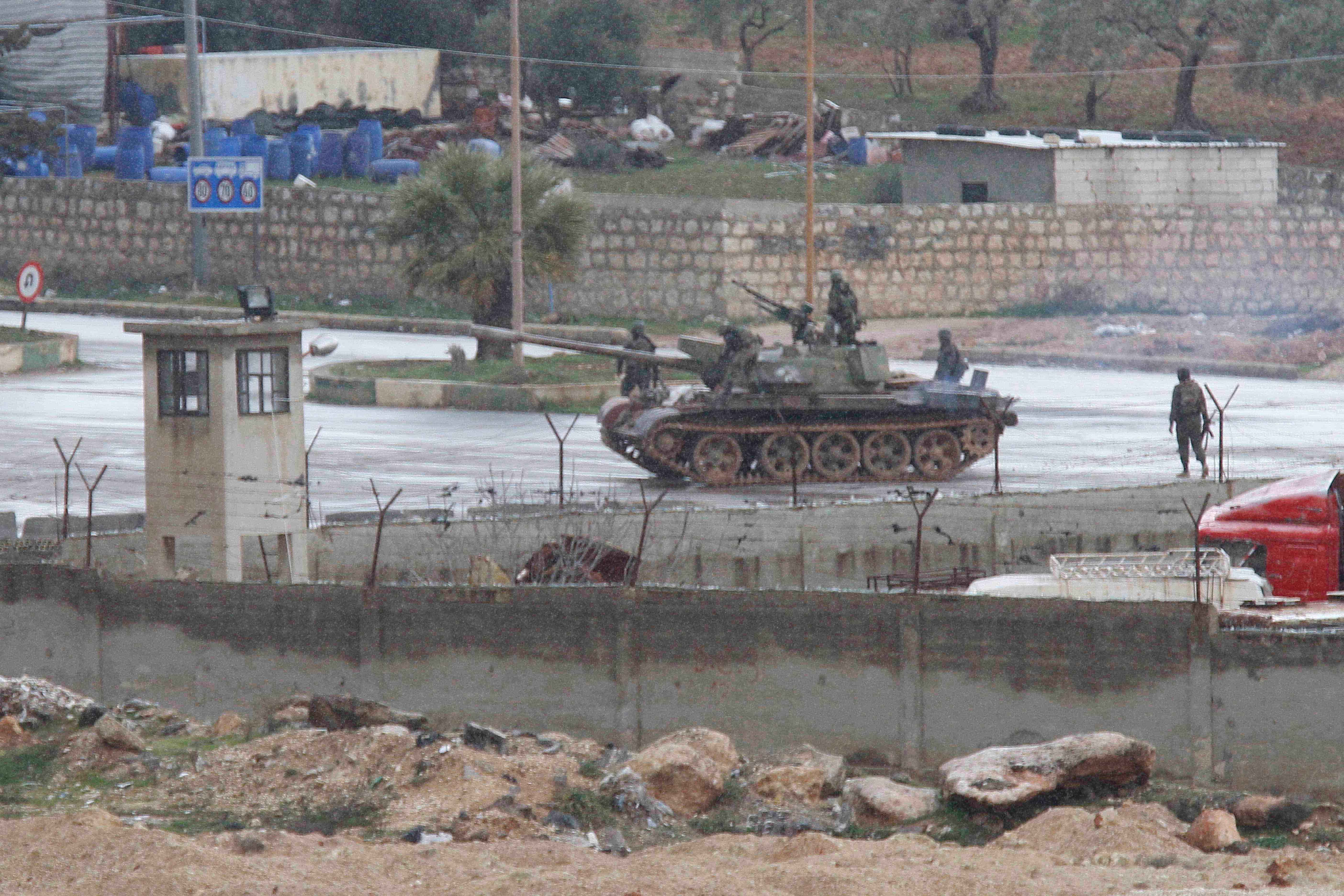 tanks battling in syria tanks battling in syria
