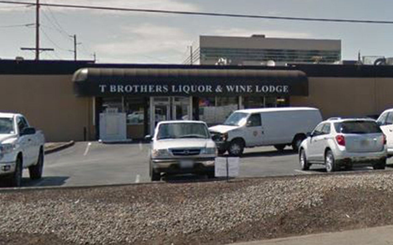 Washington liquor store has private gun club in back 'Don't think