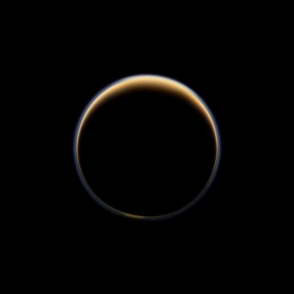 Atmosfer Bulan Saturnus Titan menunjukkan peningkatan yang mengejutkan