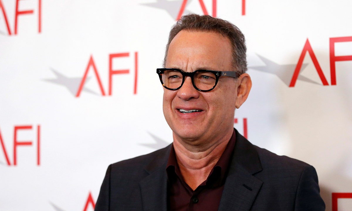 Tom Hanks is Mister Rogers in first photo from upcoming film | Fox News