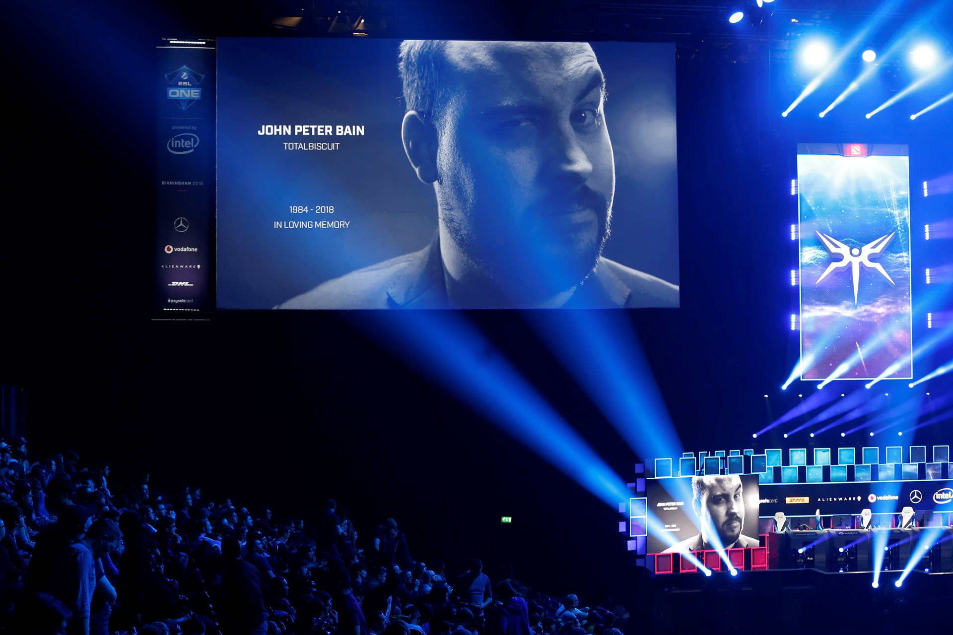 YouTube video gaming star TotalBiscuit loses battle with cancer at age 33