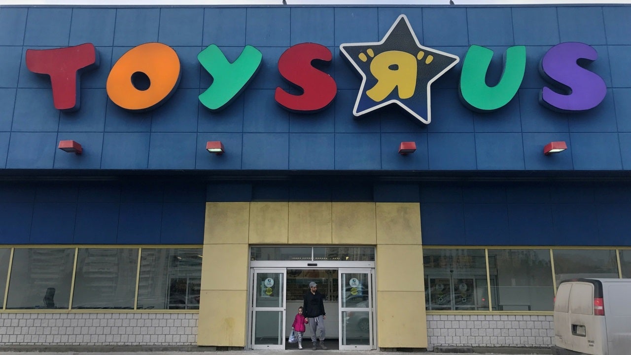 Massive rave at abandoned Toys 'R' Us shut down by police Fox News