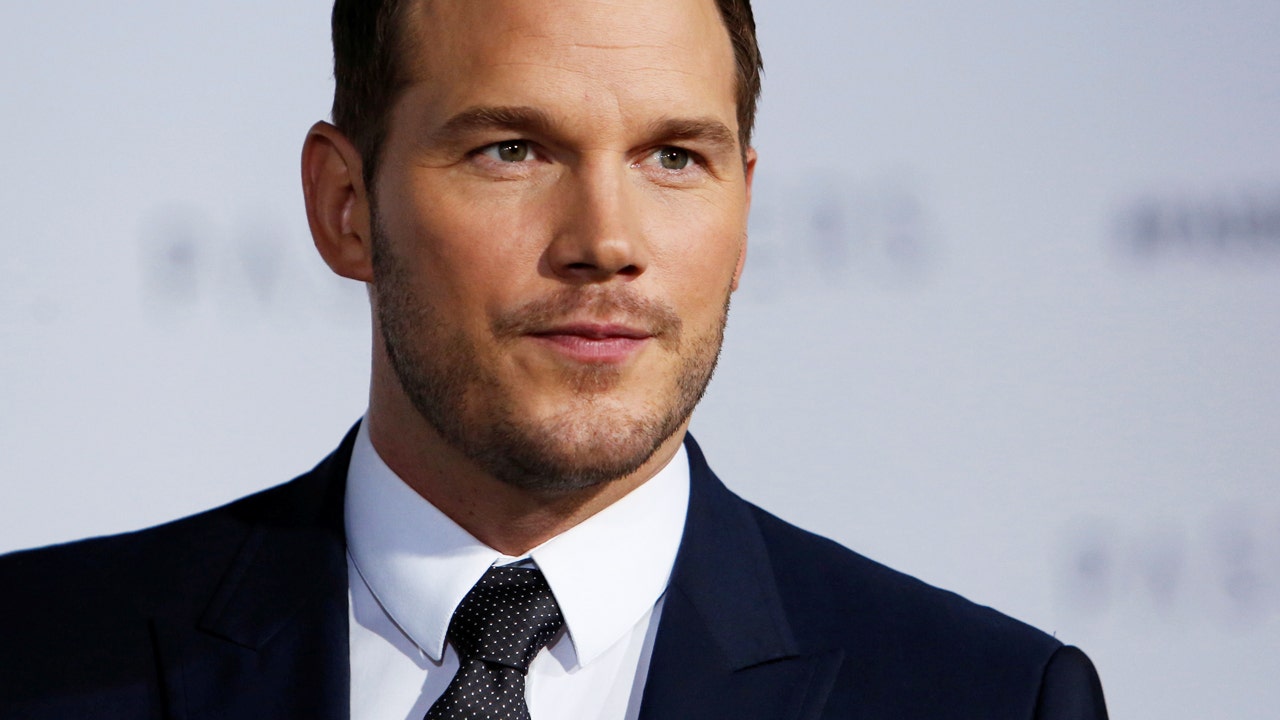 Chris Pratt just made cleaning and gutting a fish look sexy | Fox News