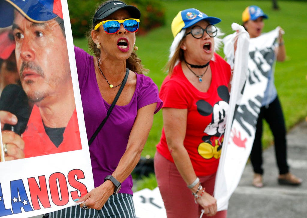 Venezuelan Officials Relatives Targeted And Shamed When Traveling Abroad Fox News