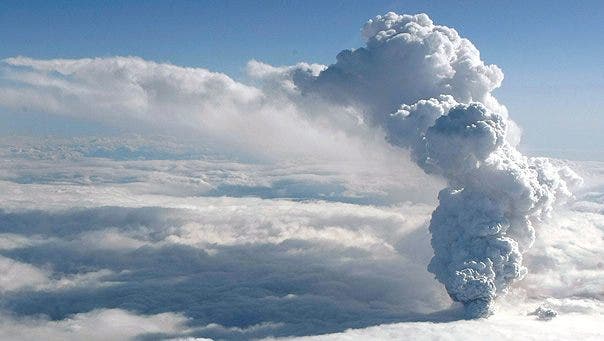 Ratusan orang dievakuasi di Islandia saat banjir meningkat di dekat gunung berapi