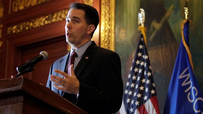 Kelompok konservatif yang mendukung Gubernur Wisconsin Walker tampaknya menjadi sasaran penyelidikan rahasia