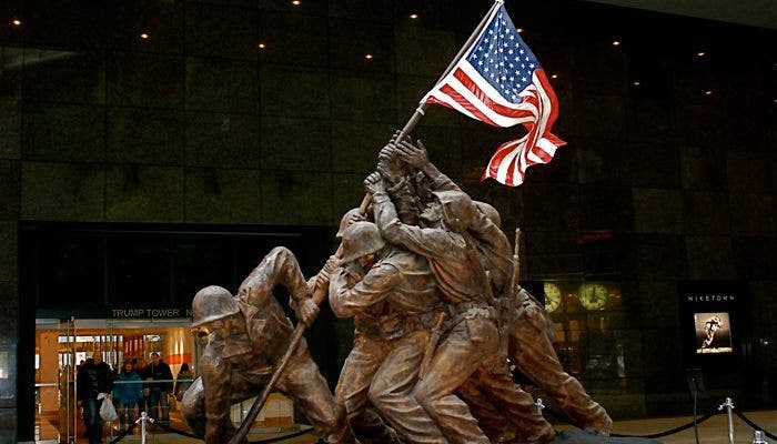 Melestarikan warisan militer Amerika adalah Pekerjaan Pertama bagi para sejarawan