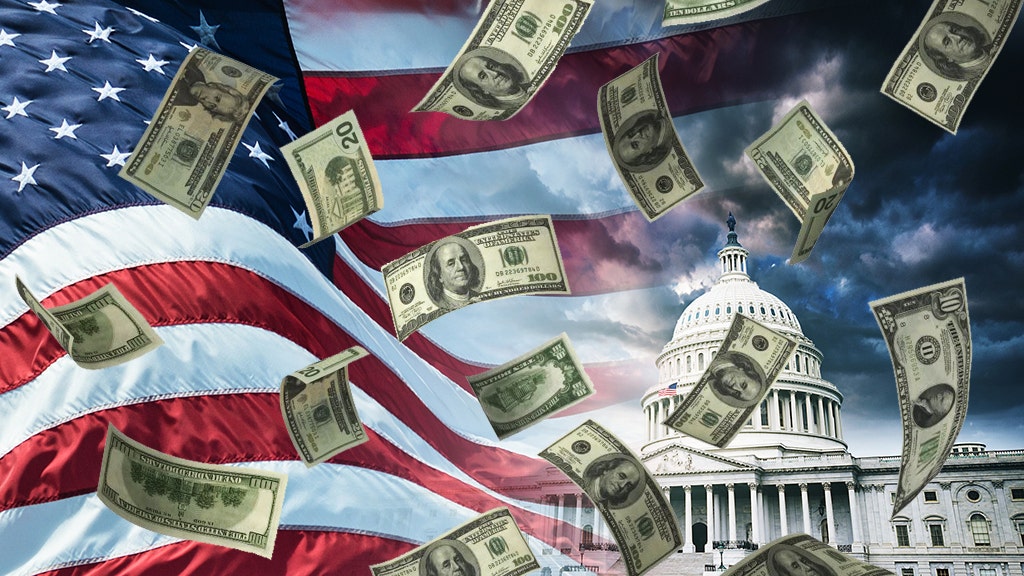 capitol building in washington dc with us flag