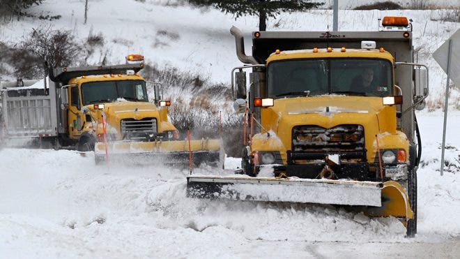 Winter storm leaves hundreds of thousands of people in the Northeast ...