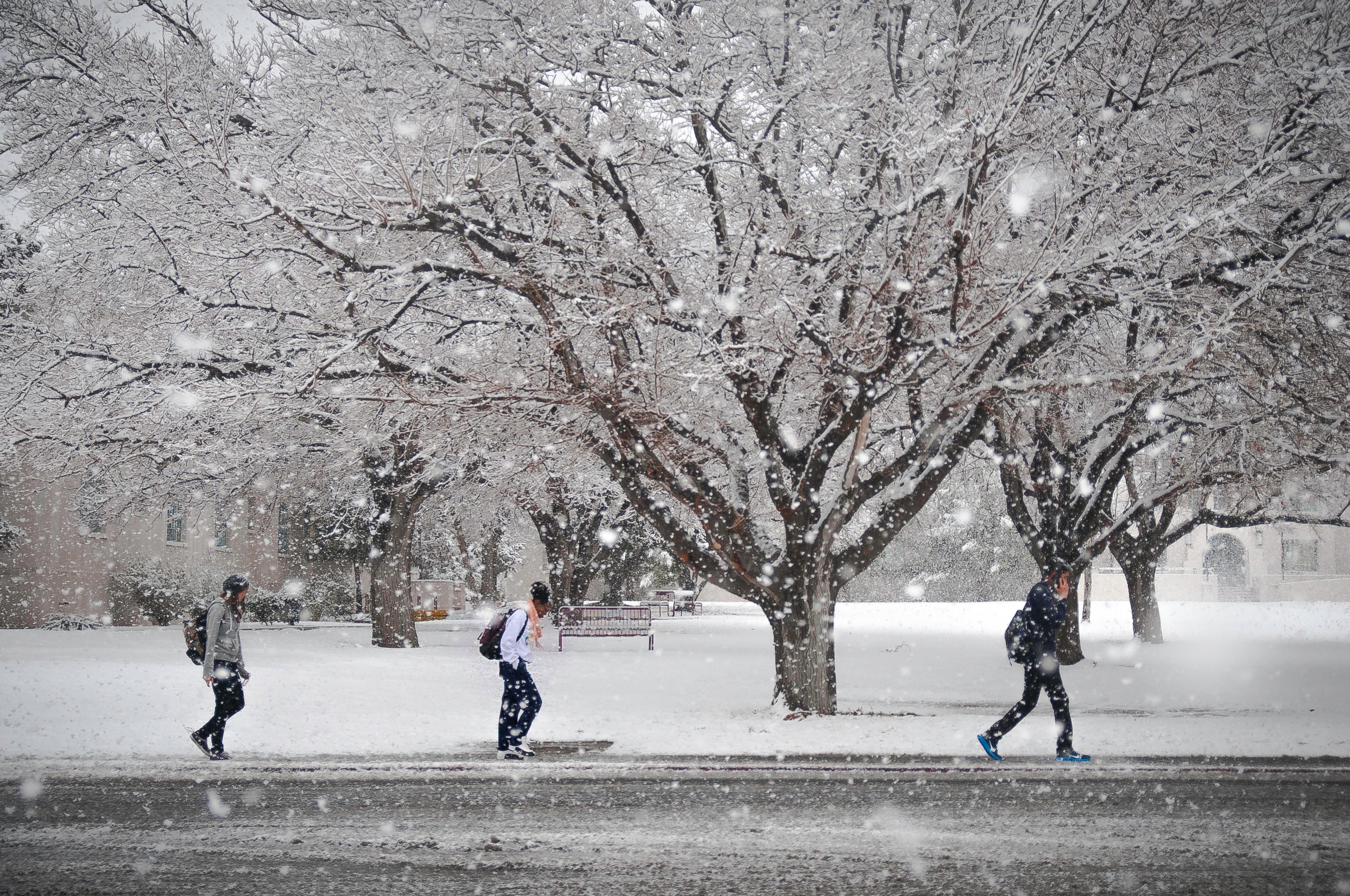 'Crippling' storm threatens to pound Northeast with up to 3 feet of ...