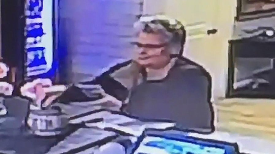 Woman caught on camera allegedly stealing from restaurant tip jar | Fox ...