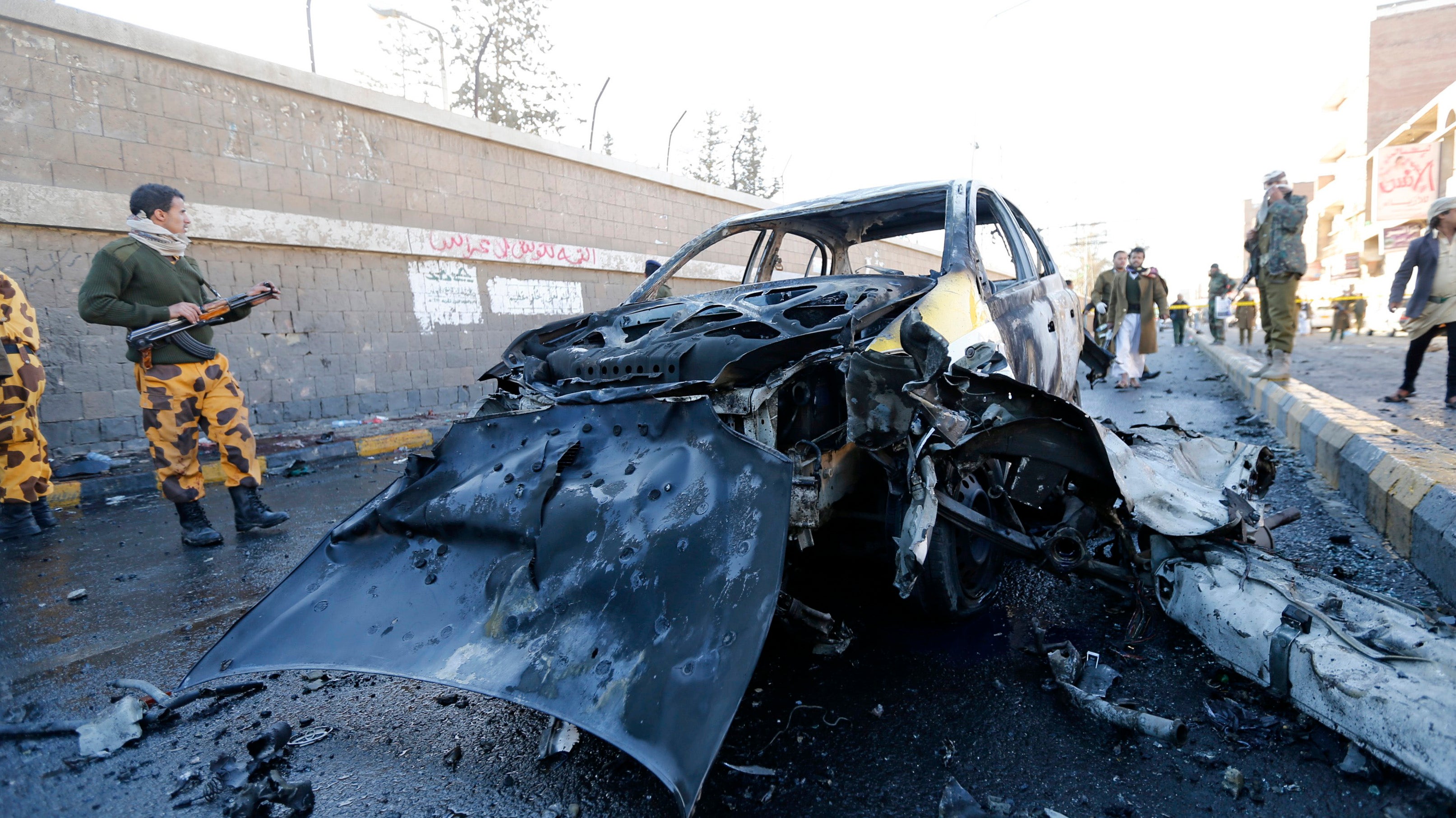 Pelaku bom bunuh diri menewaskan sedikitnya 37 orang di akademi kepolisian Yaman