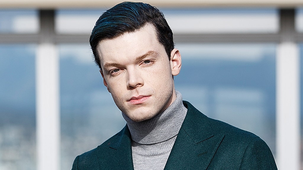 3. Cameron Monaghan's Best Blonde Hair Moments on Shameless - wide 2