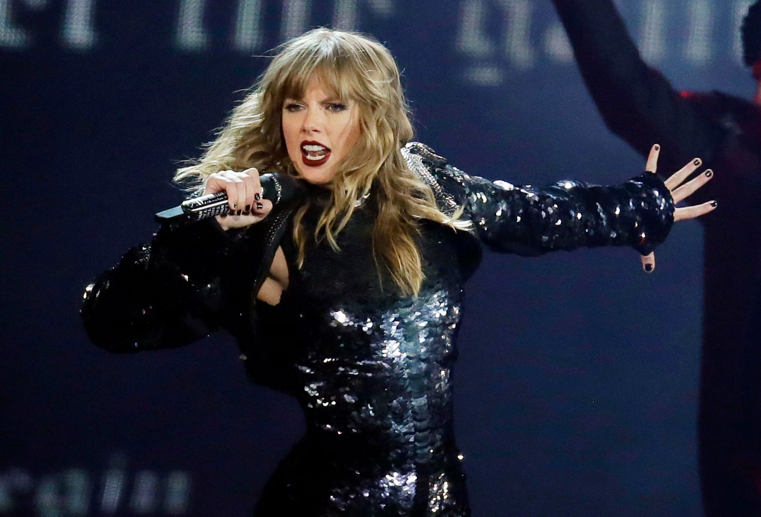 Taylor Swift bashes Blackburn in favor of Tennessee Dems, breaking ...