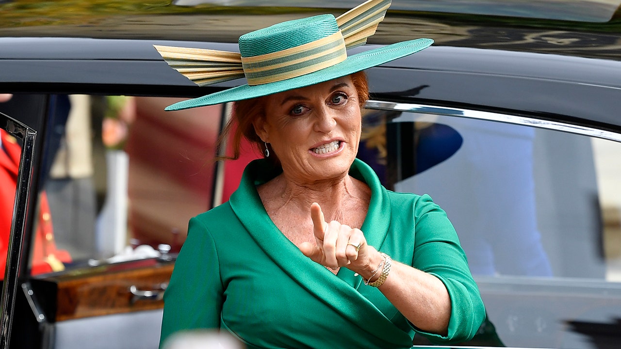 Sarah Ferguson S Royal Wedding Hat Compared To Harry Potter Golden