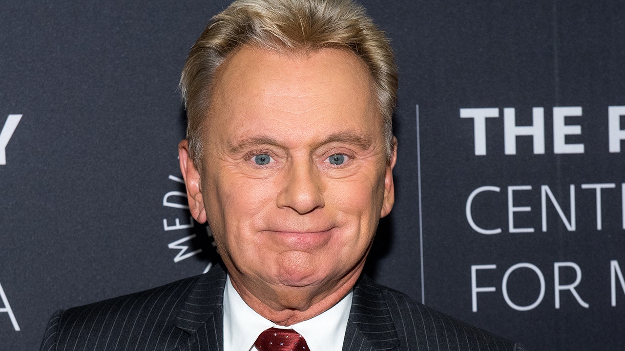 'Wheel of Fortune' viewers laugh after Pat Sajak gives contestant a stern look over a pun - Fox News