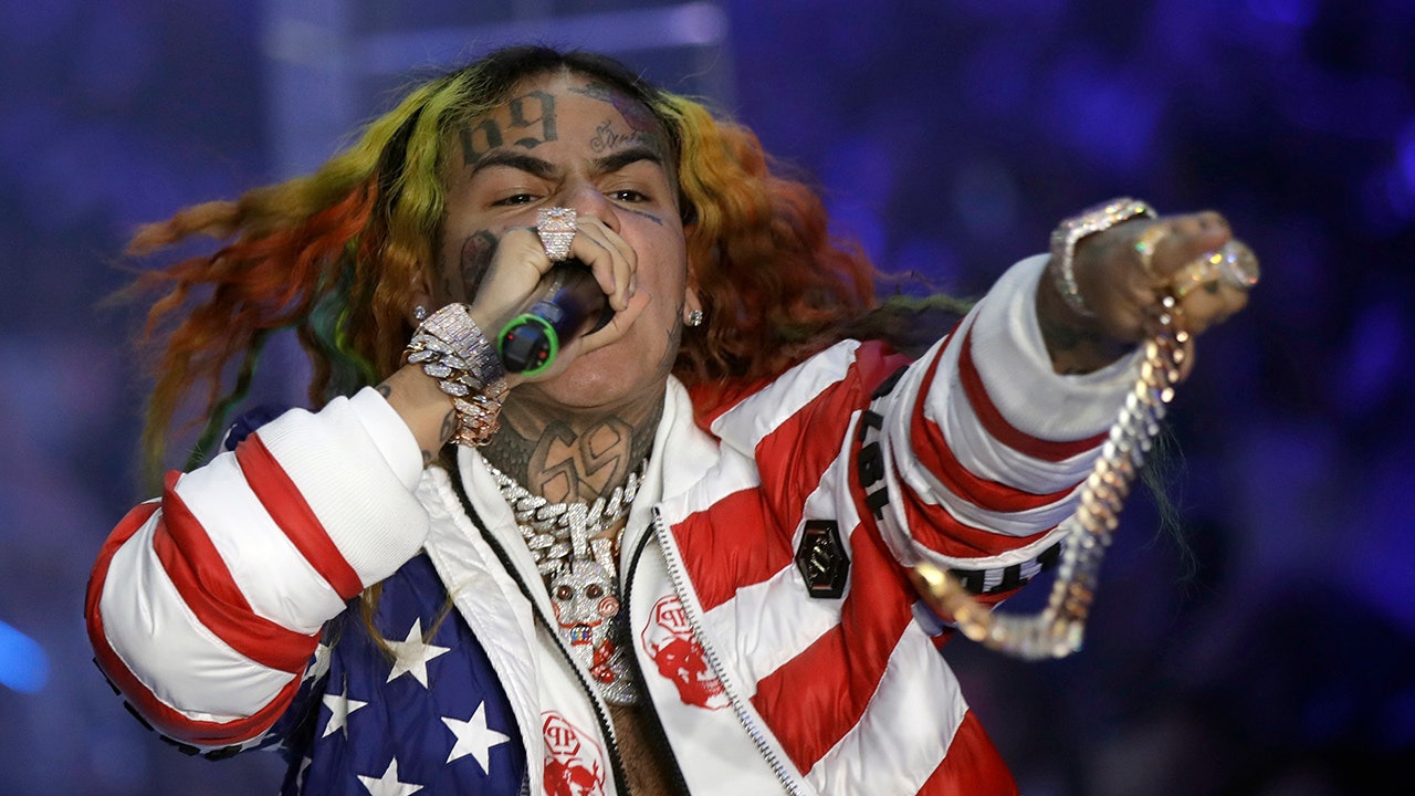 Rapper Tekashi 6ix9ine gifts girlfriend a 35G Rolex while in jail