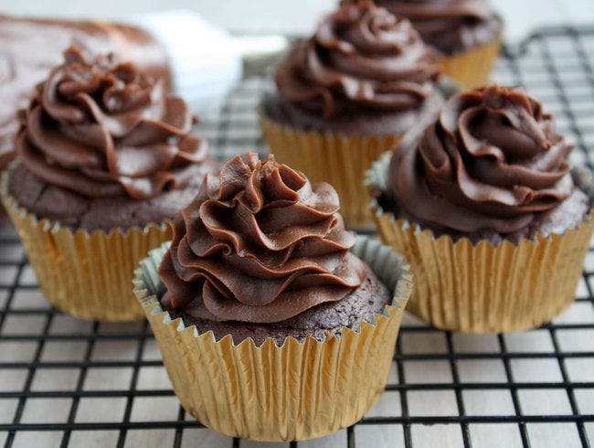 Flourless Chocolate Cupcakes with Chocolate Cream Cheese Frosting | Fox ...