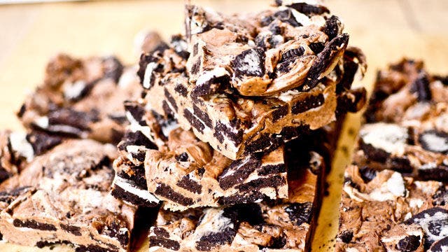 Chewy No-Bake "Thin Mint" Bars