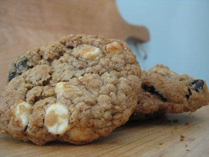 White Chocolate Cherry Oatmeal Cookies