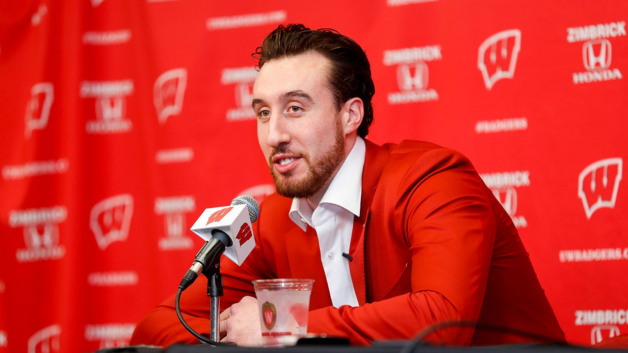 Charlotte Hornets' Frank Kaminsky carries baby down 40 stories during high-rise evacuation