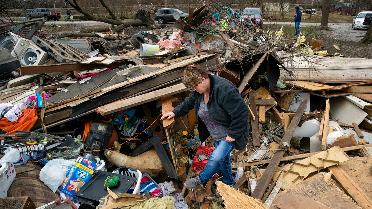 At least 1 dead after rare December tornadoes strike Midwest | Fox News