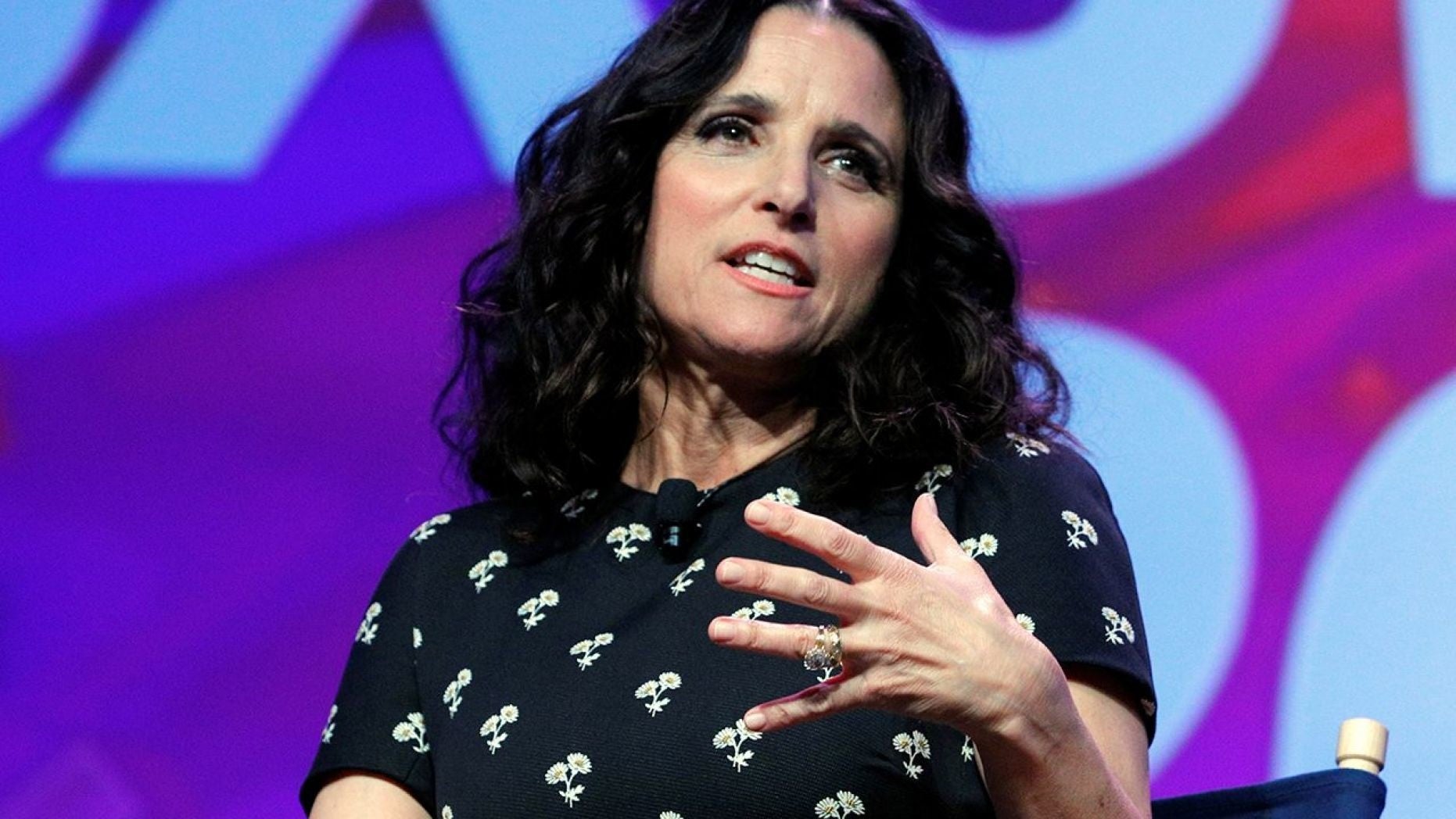 actress-julia-louis-dreyfus-mocks-mccarthy-speakership-debacle-with