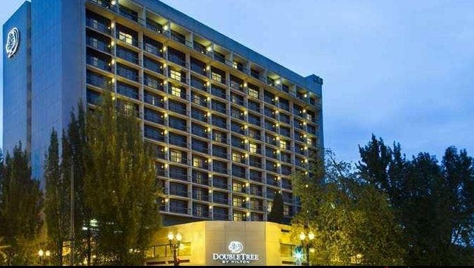 DoubleTree hotel fires two employees who called police on black guest ...