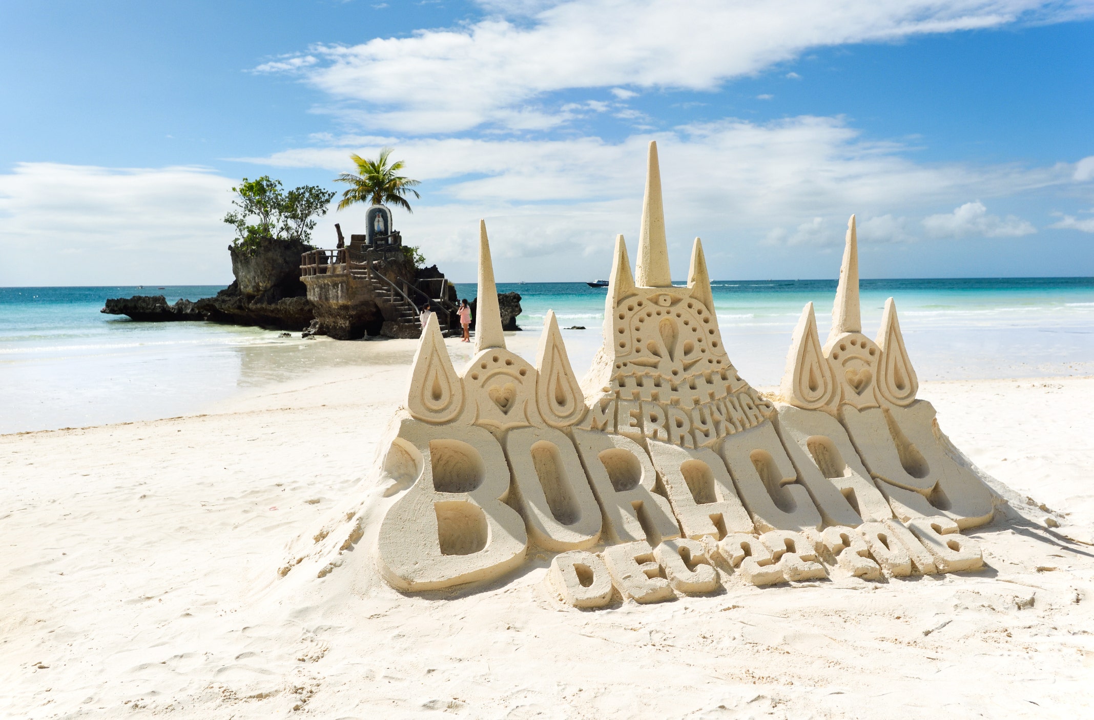 Boracay authorities ban sandcastles at popular tourist beaches, threaten  builders with jail time | Fox News