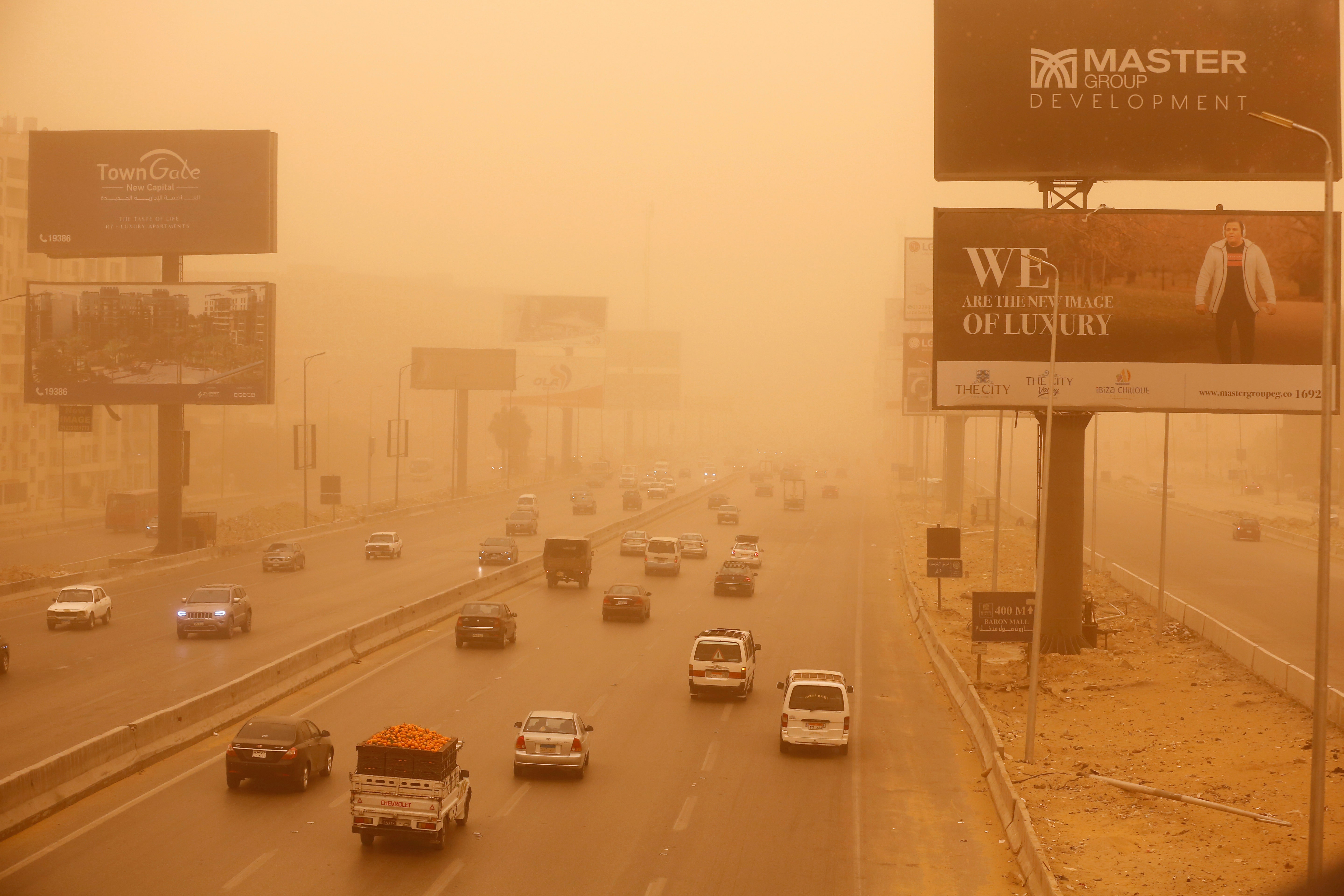 amazing-pictures-show-huge-sandstorm-turn-cairo-orange-fox-news