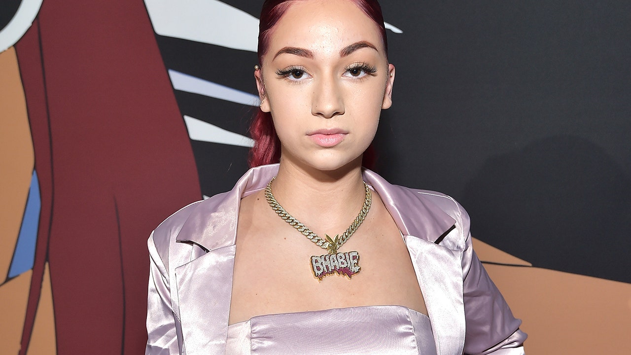 Cash Me Outside Girl Danielle Bhad Bhabie Bregoli Lands 900g