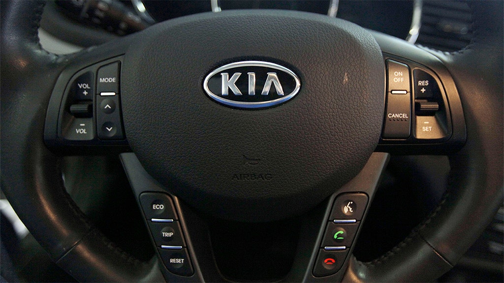 Missouri town giving away free steering wheel locks in response to spike in Kia, Hyundai car thefts