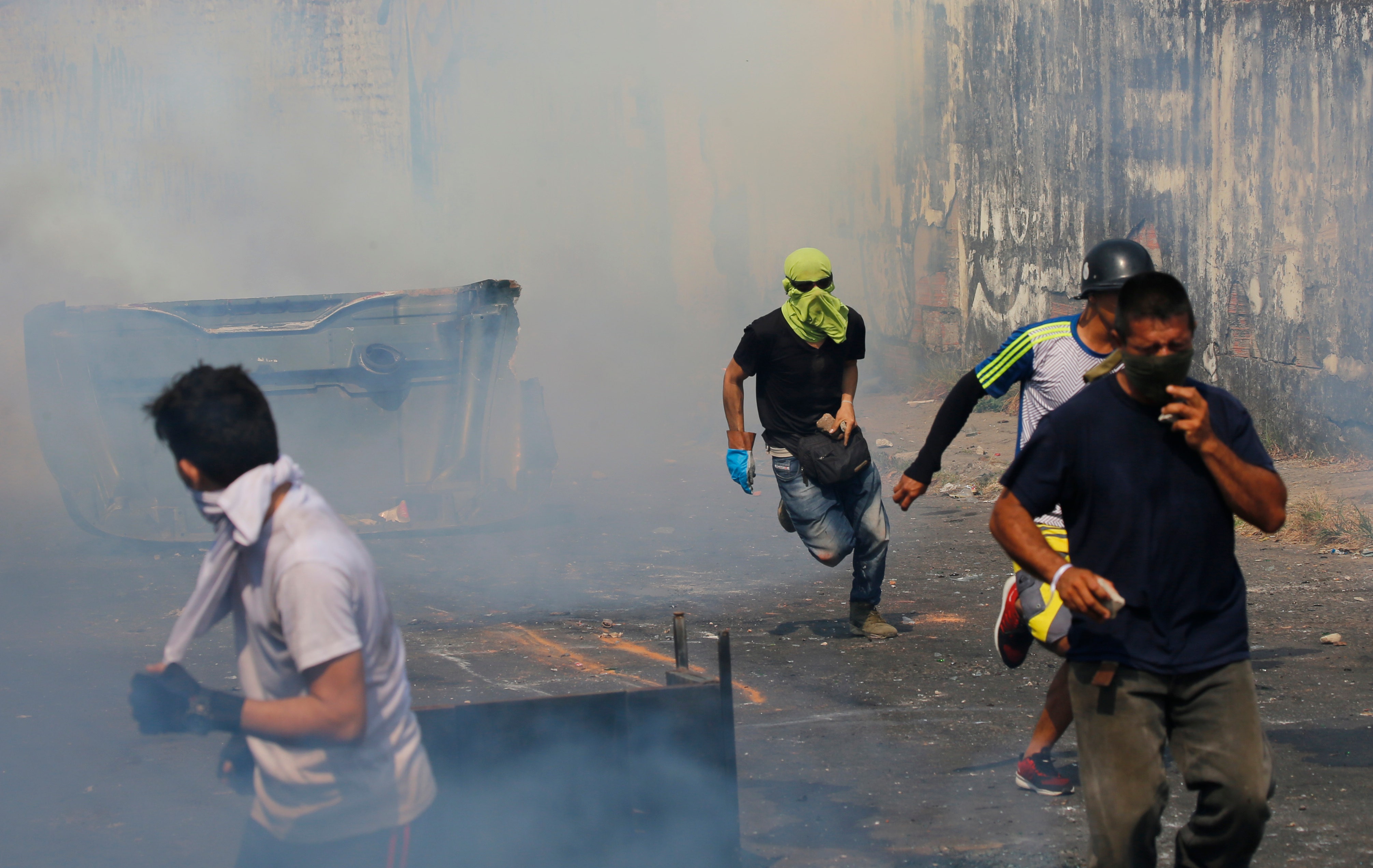 Venezuelan Troops Abandon Posts Amid Violent Clashes With Protesters At ...