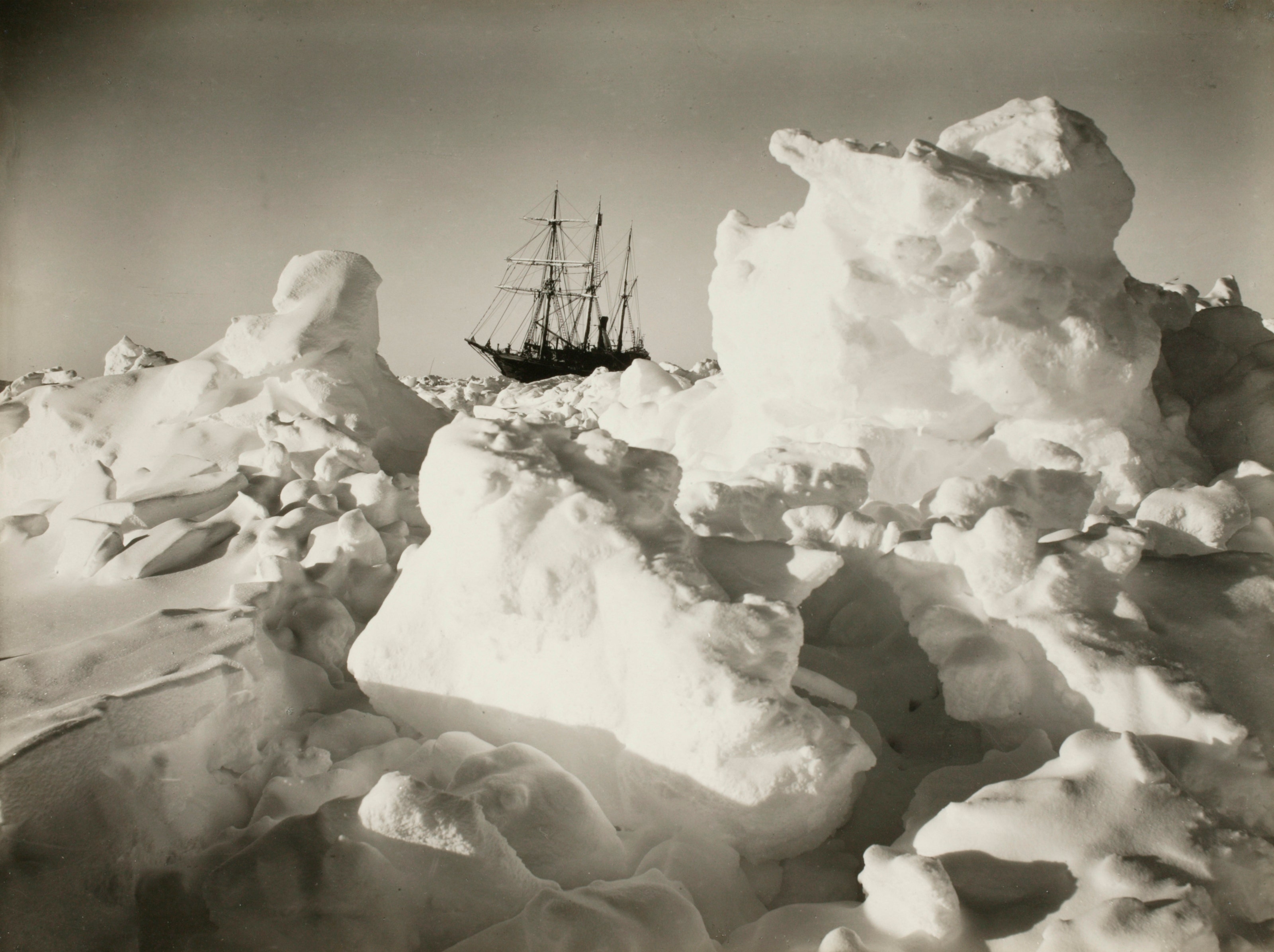 В середине 20 века антарктида. Эндьюранс корабль Антарктида. Шеклтон Антарктида Экспедиция. Эндьюренс корабль Шеклтона. Экспедиция Шеклтона в Антарктиду.