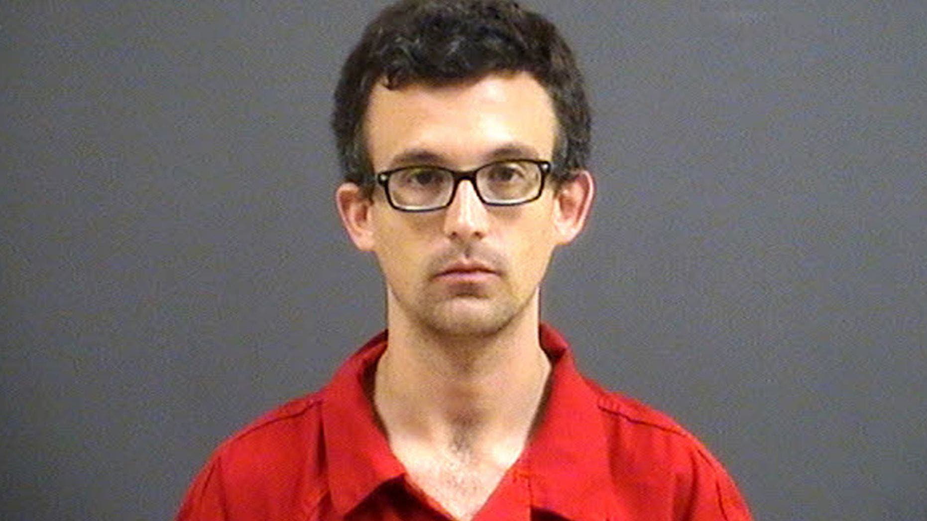 Son gets 30 years for killing former federal prosecutor father with ax(00)