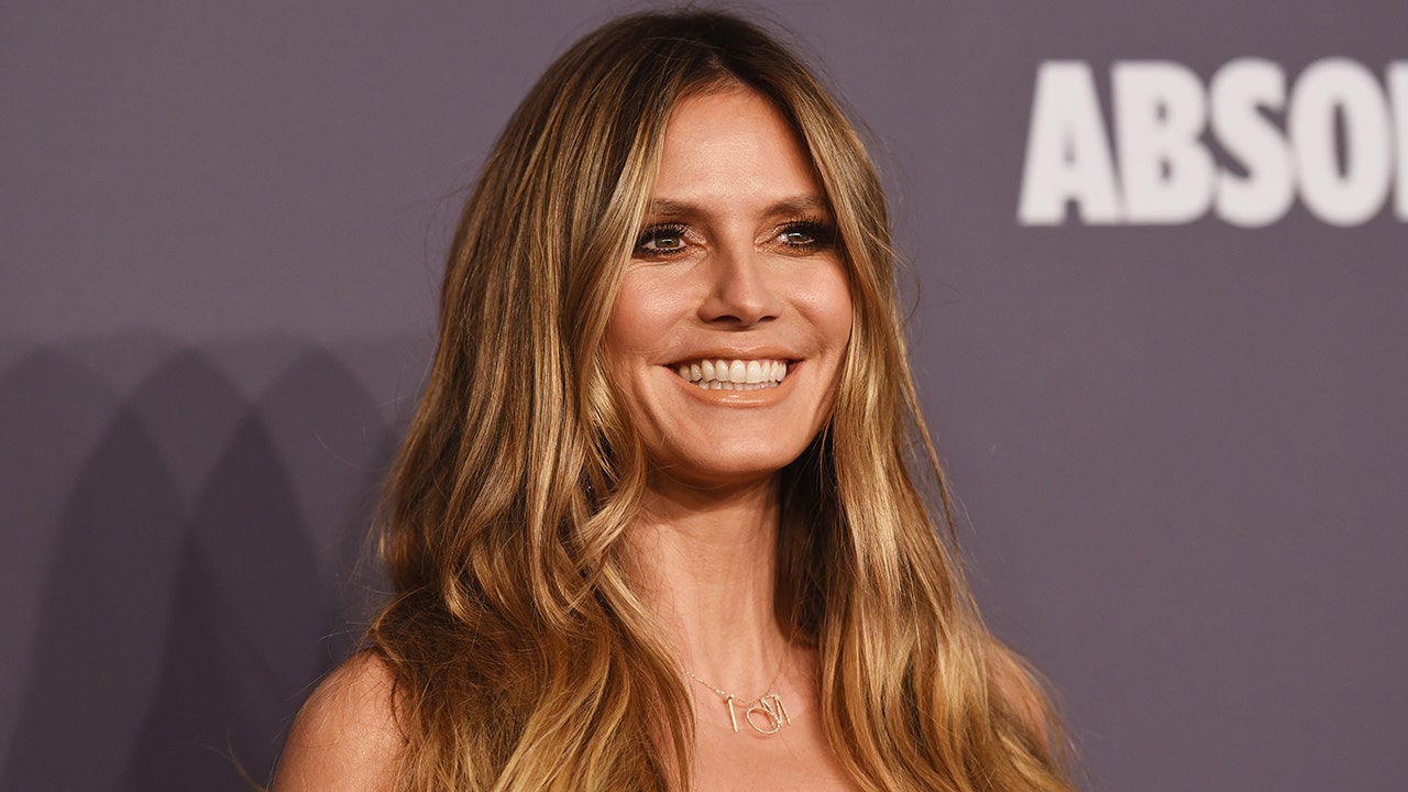 Heidi Klum Handed Out Free Underwear in New York City