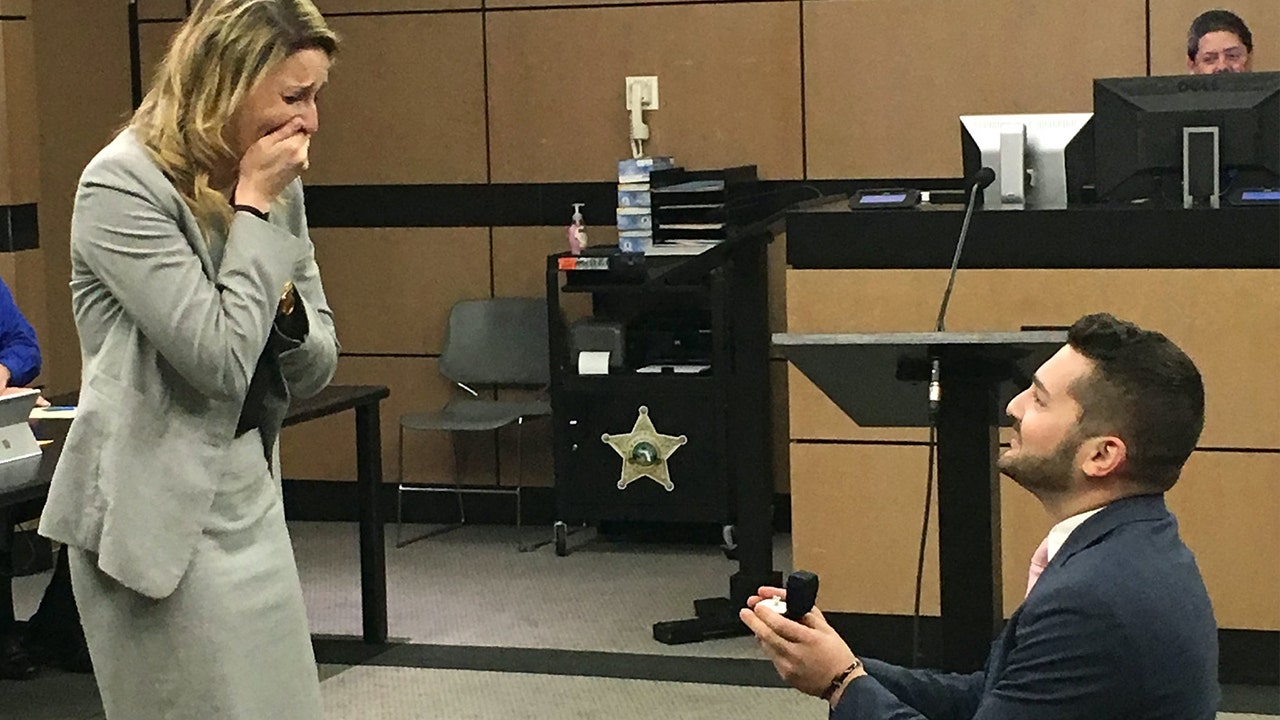 Lawyer invents fake DUI trial to propose to attorney girlfriend