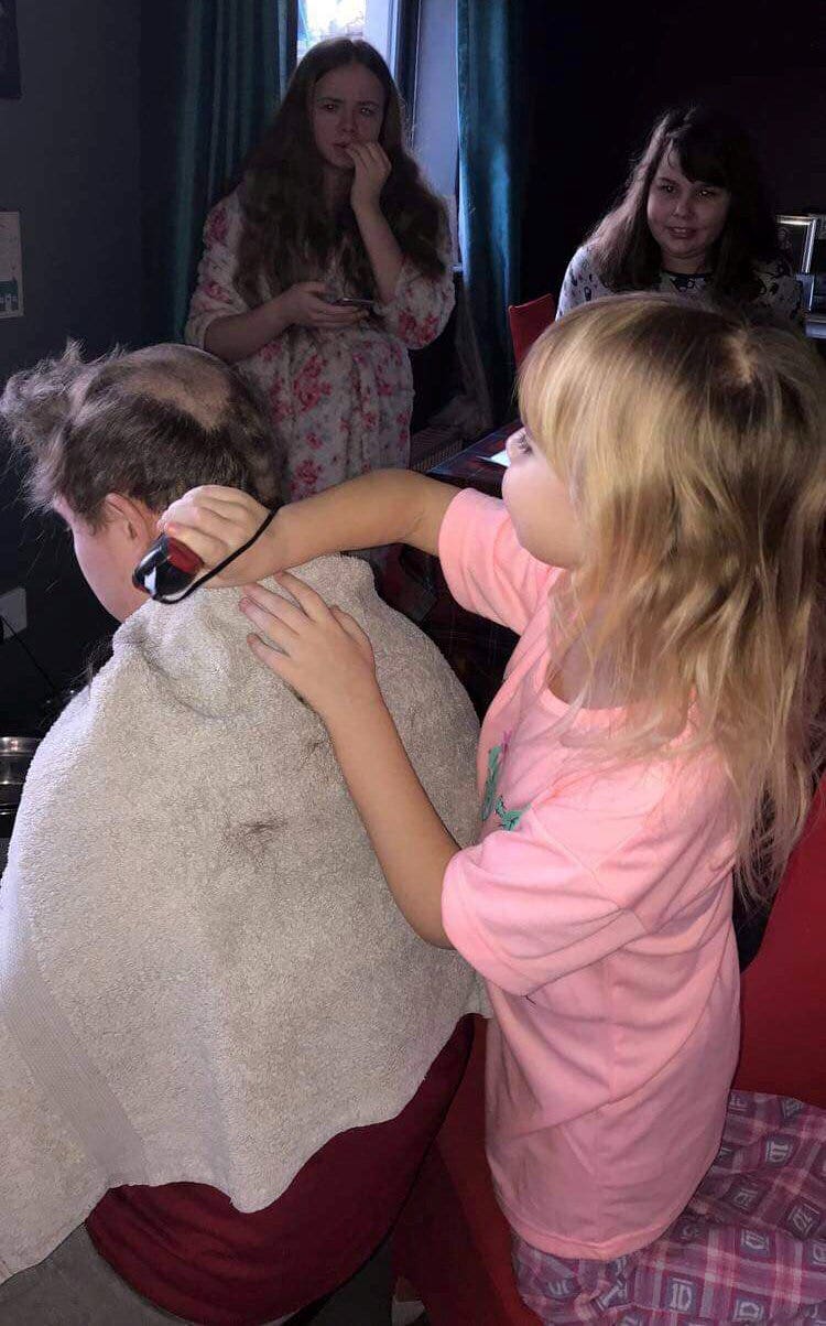 Brother Lets Little Sister Diagnosed With Cancer Shave His Head Fox News 