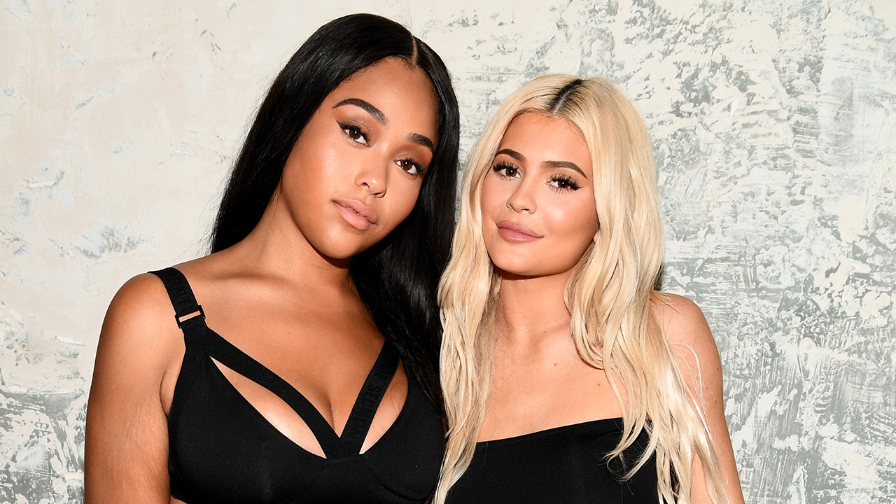 Miss All Her Junk In the Junk': Jordyn Woods Flaunts Her 'Natural