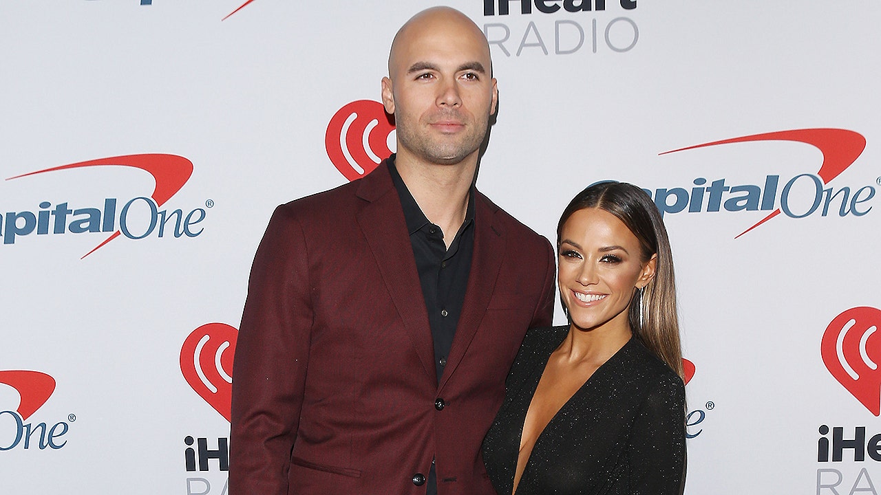 Jana Kramers Husband Mike Caussin Suffered Massive Sex Addiction 9602