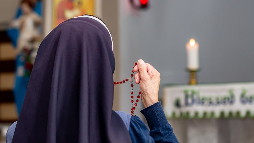 Rosaries for Ukraine are ‘incredible gift’ of faith, prayer for those under siege