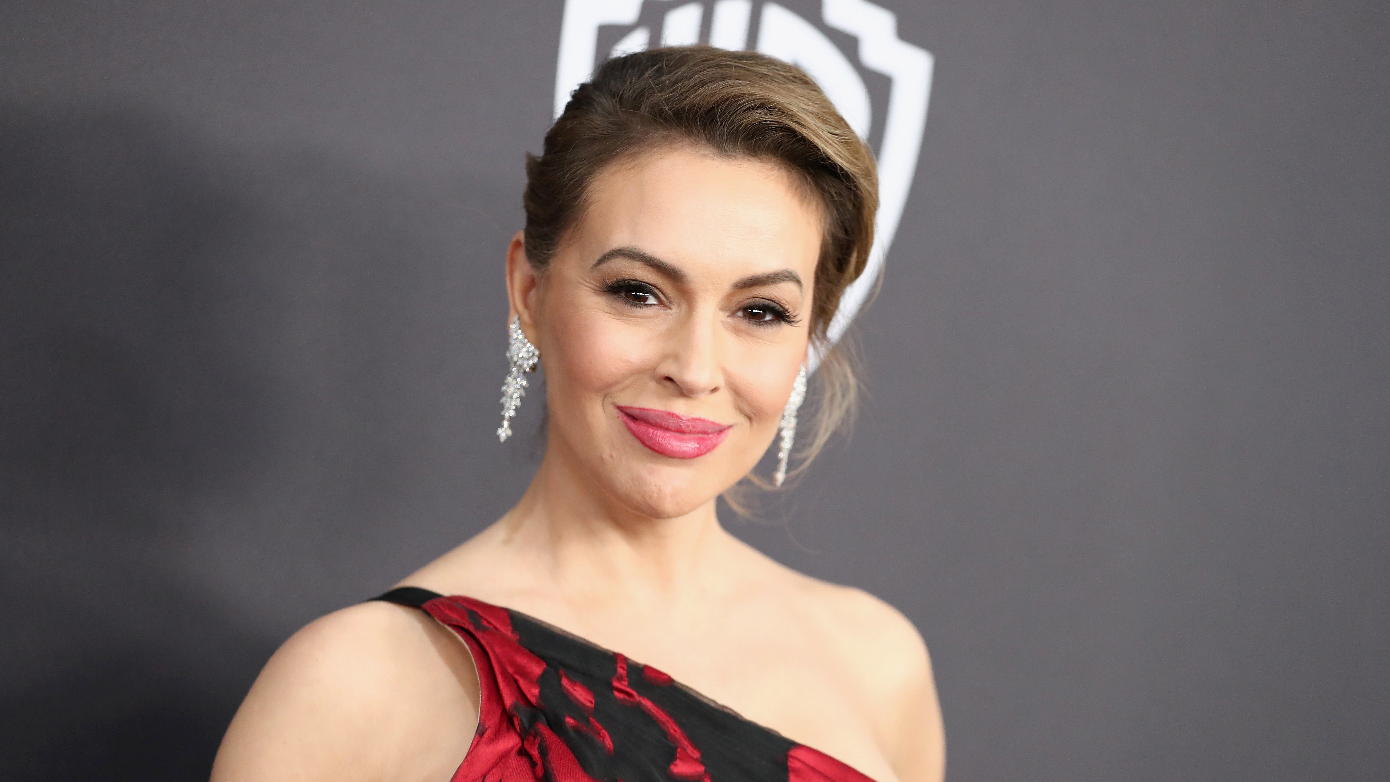 Alyssa Milano tests positive for coronavirus antibodies: 'I thought I was dying' - Fox News