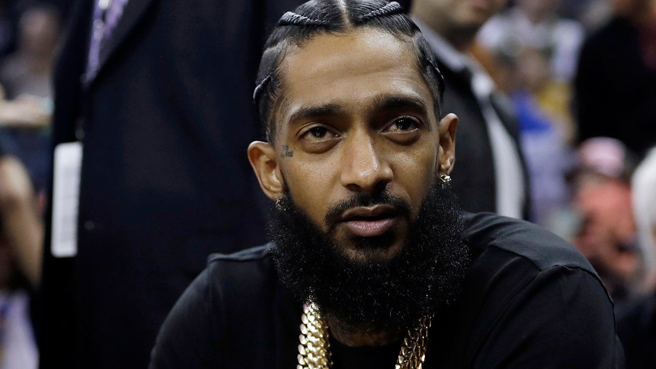 Nipsey Hussle Dead: Drake, Rihanna, More Celebrities Pay Tribute