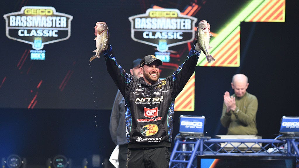 Bassmaster Classic winner takes 300G prize in 'Super Bowl' of bass